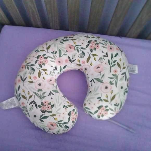 Boppy pillow - Picture 1 of 1